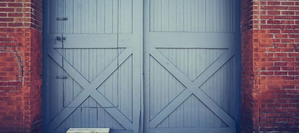 Dobbel ytterdør: Pris og installasjon