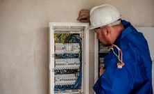 Elektriker strømmen  trygg og moderne hjelp til hjem og bedrift