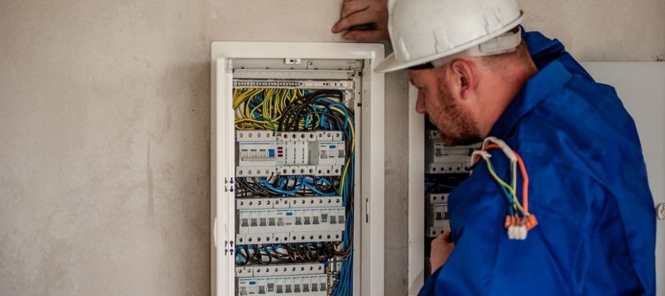 Elektriker strømmen  trygg og moderne hjelp til hjem og bedrift