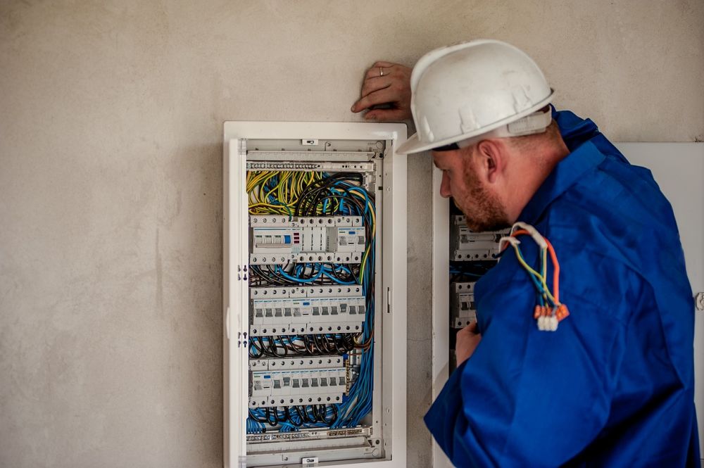 Elektriker strømmen  trygg og moderne hjelp til hjem og bedrift