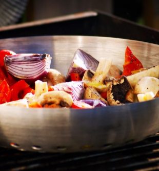 Hot wok bergen  asiatisk mat med smak og tempo